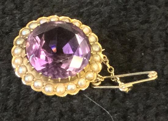 Gold amethyst and seed pearl brooch